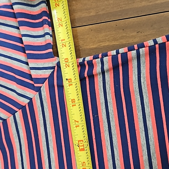 LULAROE TOP - Picture 6 of 8